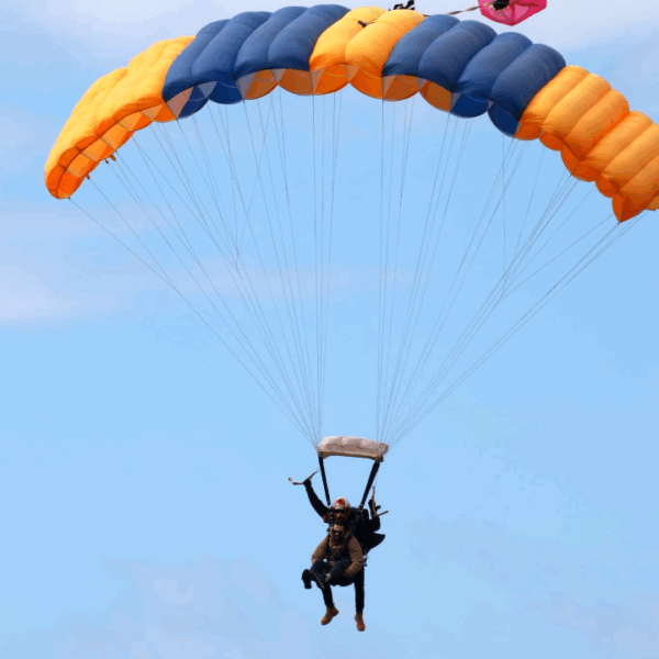 Primeiro Salto de Paraquedas - Tandem - Image 4